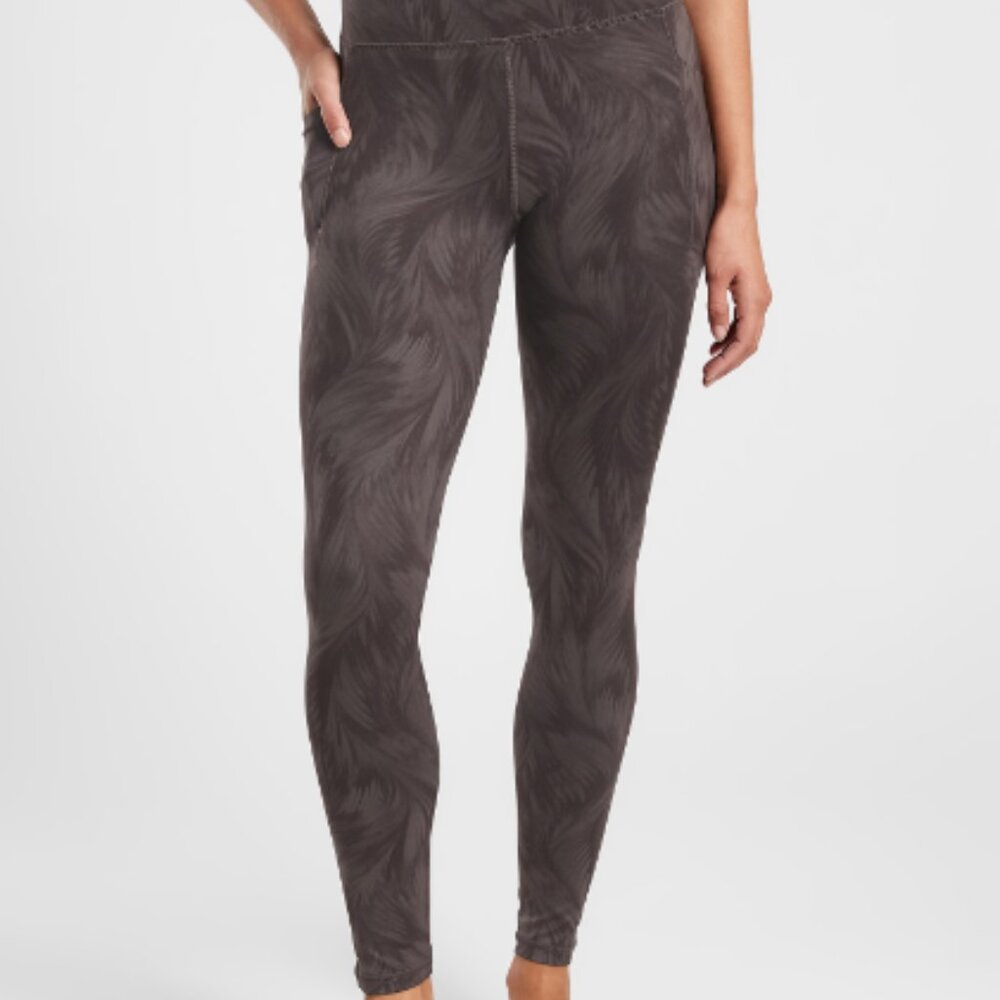 NWT Athleta Salutation Stash Pocket II Printed Tight - Medium - TIAVAS